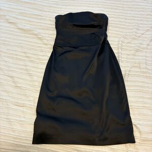 White House Black Market Strapless Dress. Size 00. Perfect for evening. Classic